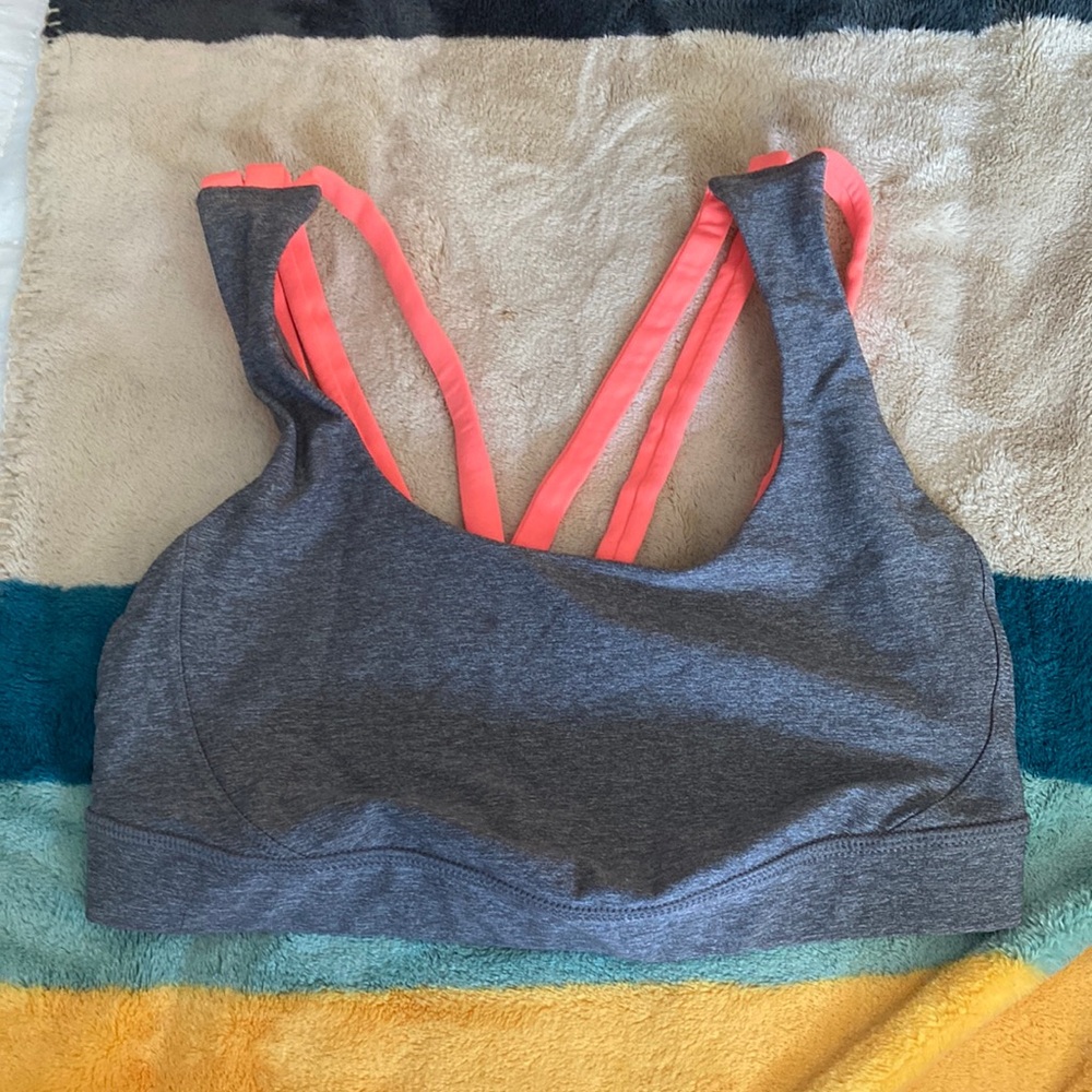 Lululemon sports bra size 4